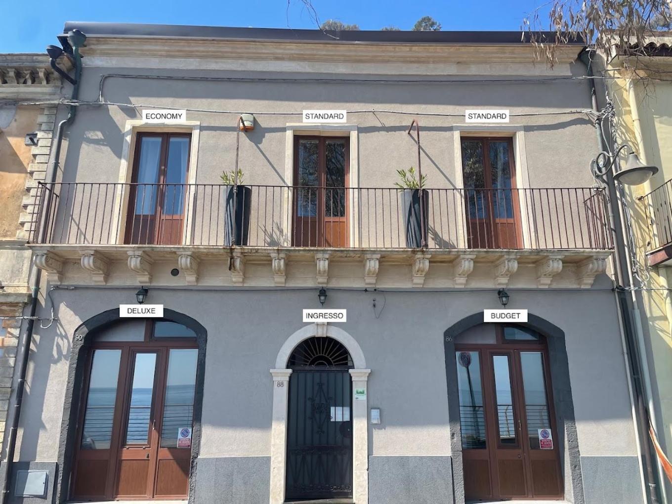 Casa Scala Hotel Ачиреале Екстериор снимка