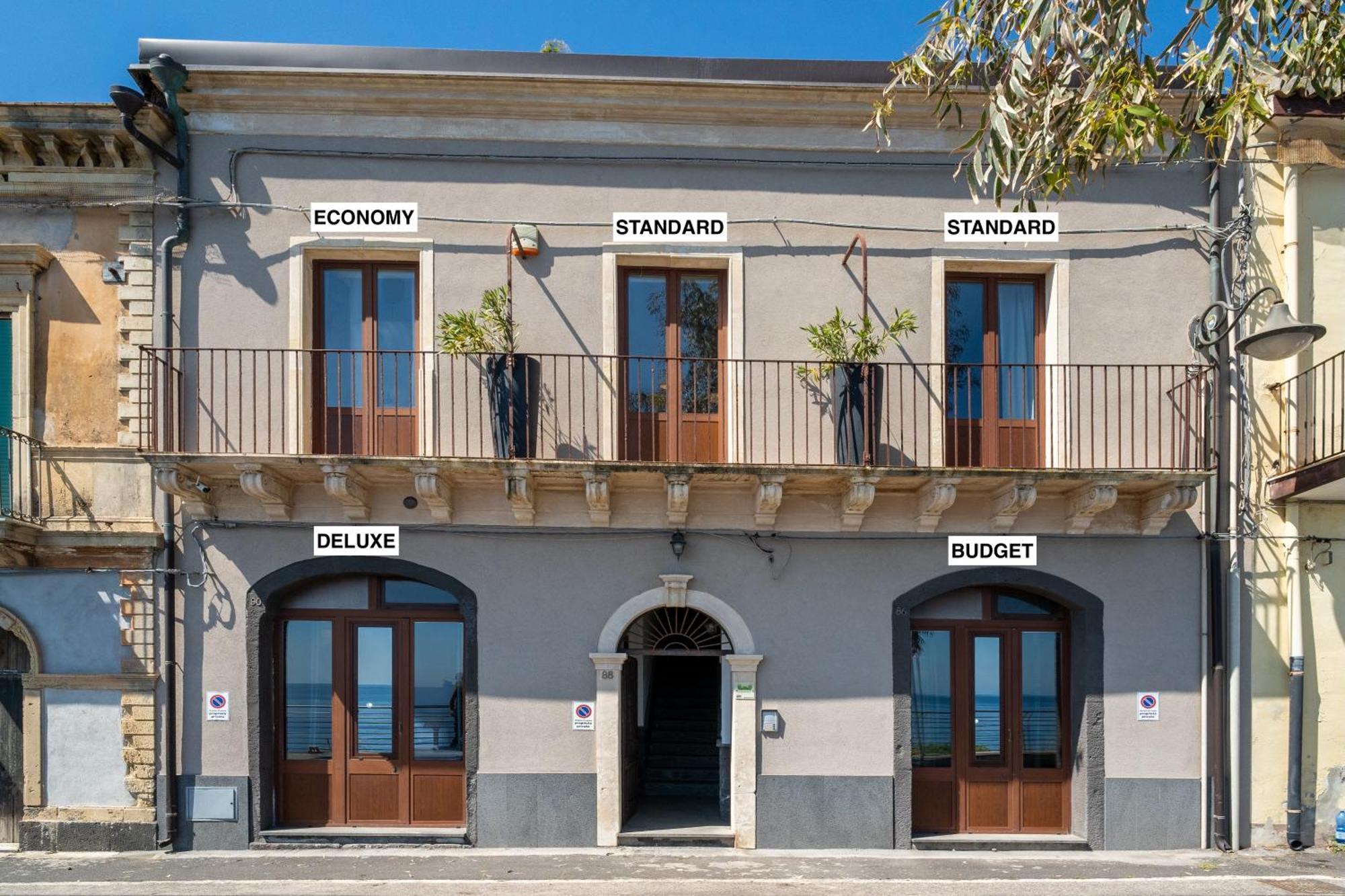 Casa Scala Hotel Ачиреале Екстериор снимка