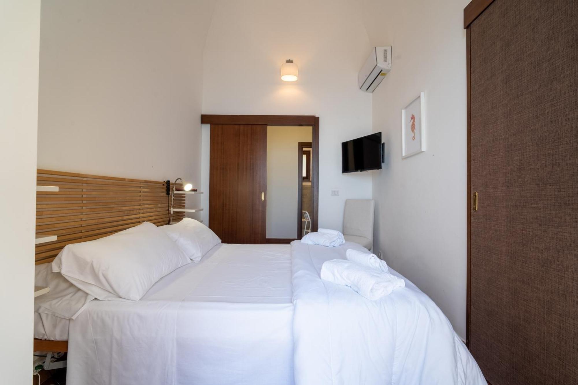 Casa Scala Hotel Ачиреале Екстериор снимка