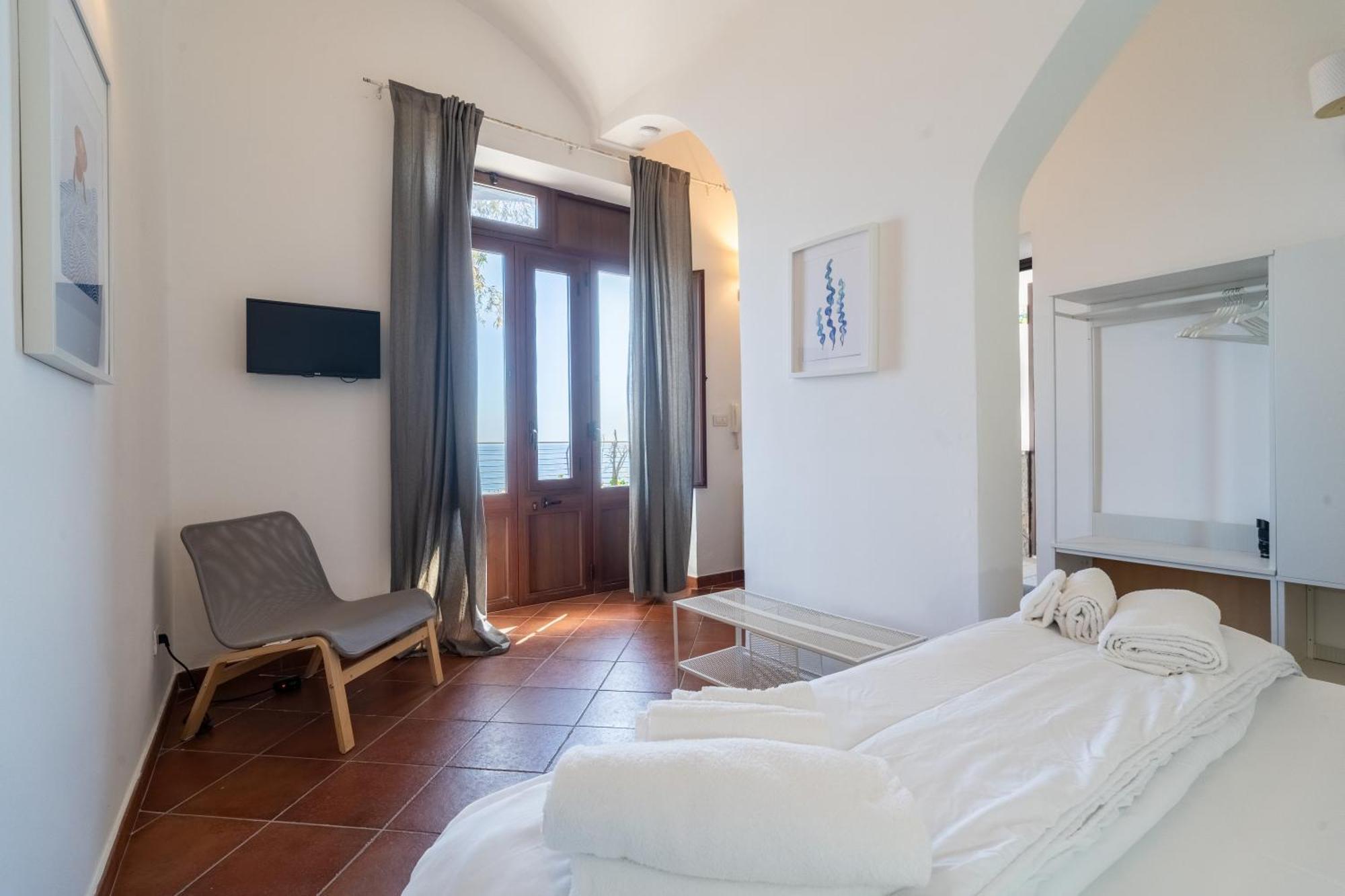 Casa Scala Hotel Ачиреале Екстериор снимка
