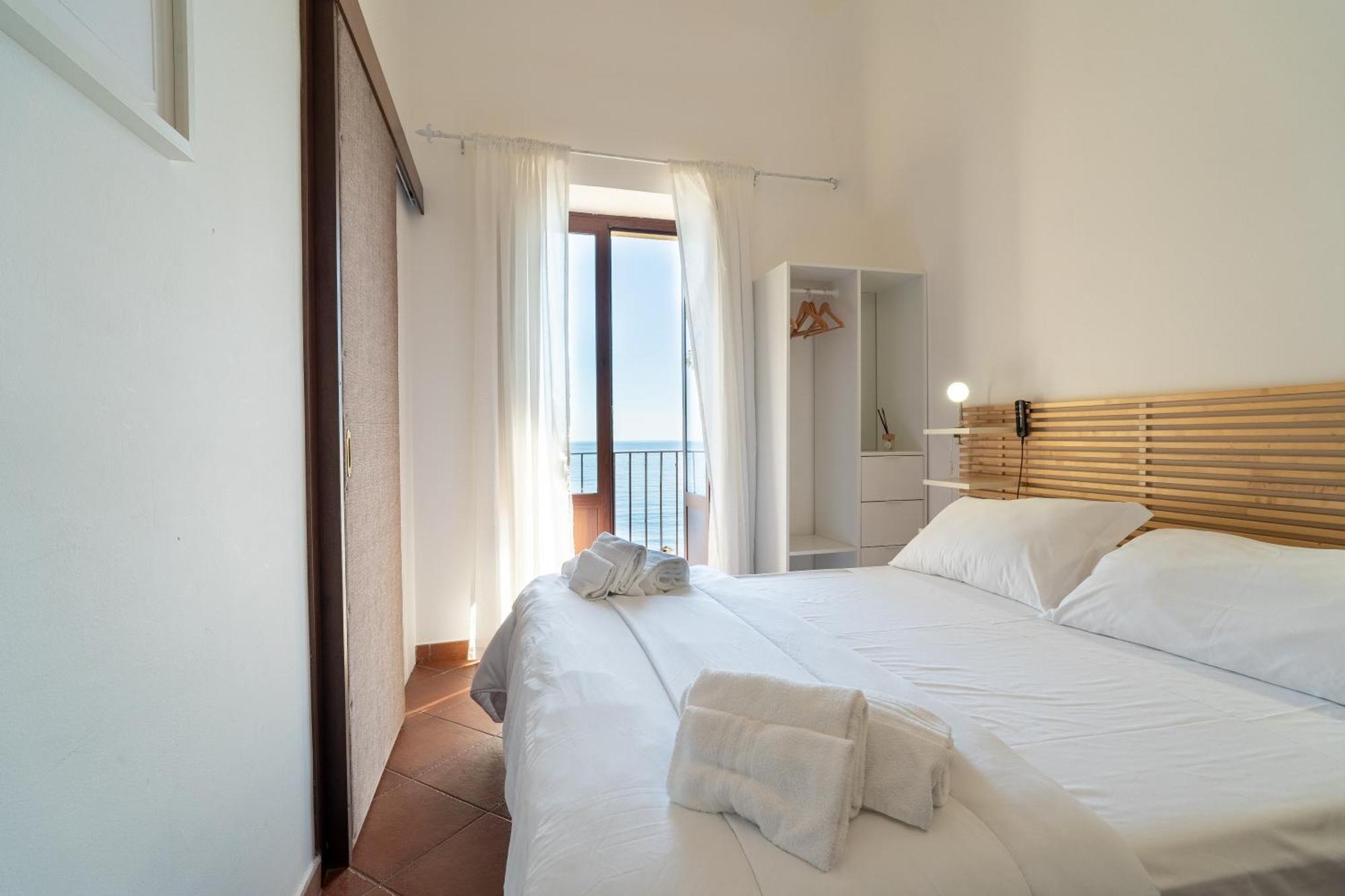 Casa Scala Hotel Ачиреале Екстериор снимка