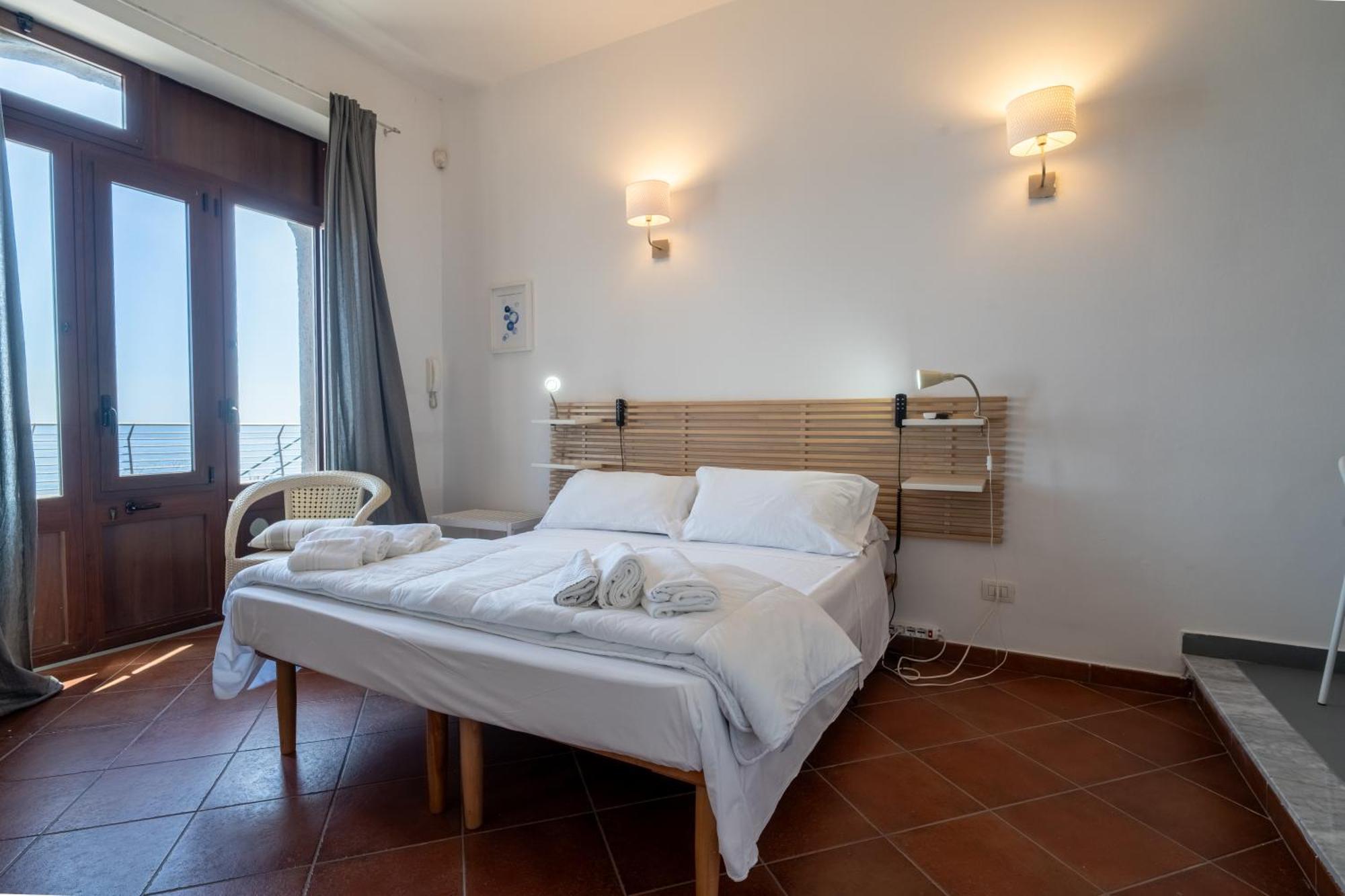 Casa Scala Hotel Ачиреале Екстериор снимка